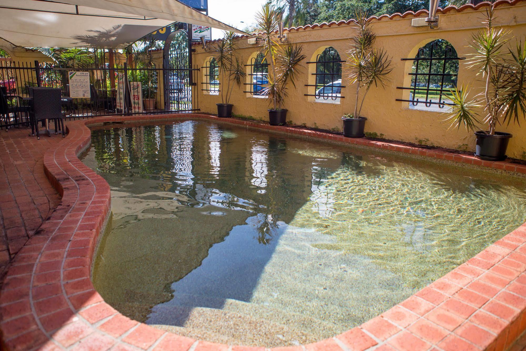 Adobe Motel Cairns Exteriör bild